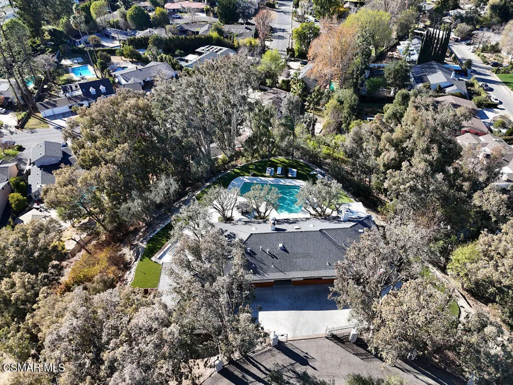 5156 Dumont Place Woodland Hills, CA 91364