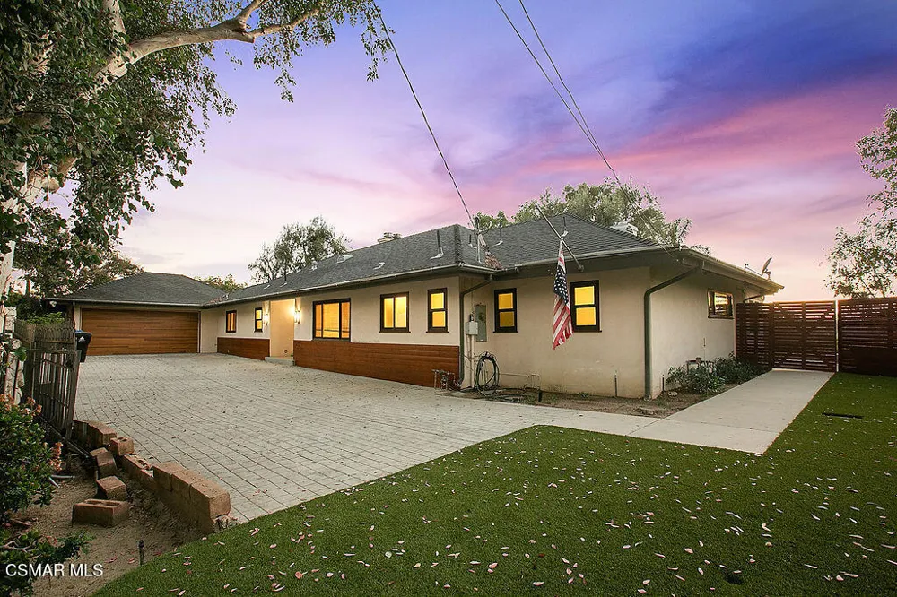 5156 Dumont Place Woodland Hills, CA 91364