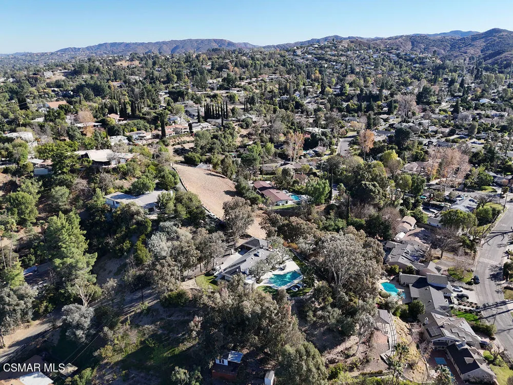 5156 Dumont Place Woodland Hills, CA 91364