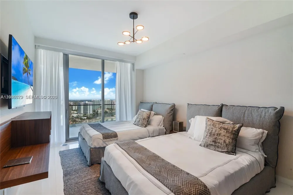 18975 Collins Ave #3102 Sunny Isles Beach, FL 33160