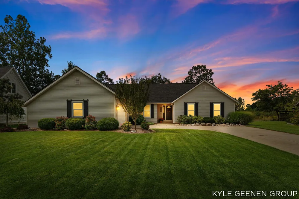 1519 W Springfield Circle Zeeland, MI 49464