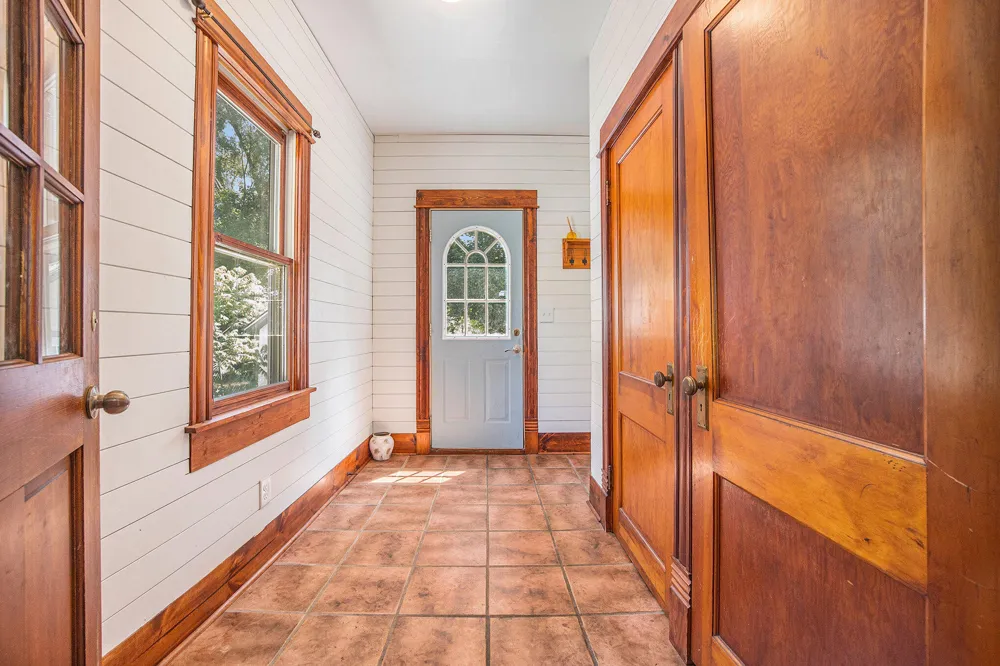 612 Barnard Street Greenville, MI 48838