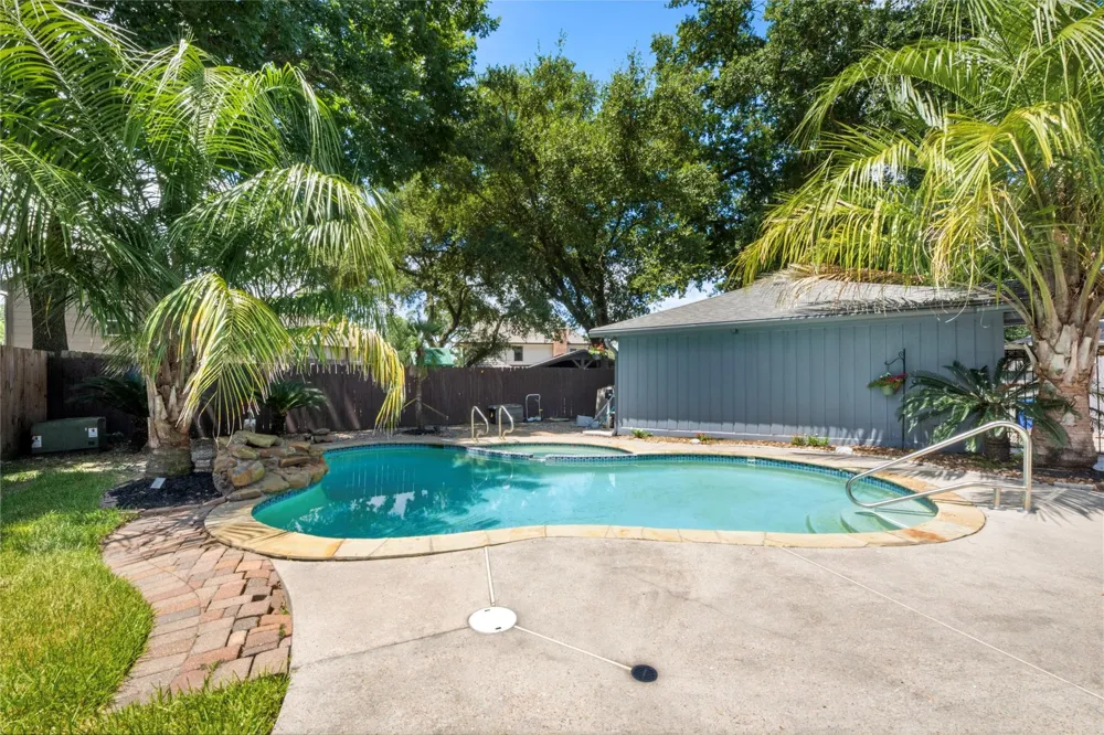 4118 Long Grove Drive Seabrook, TX 77586