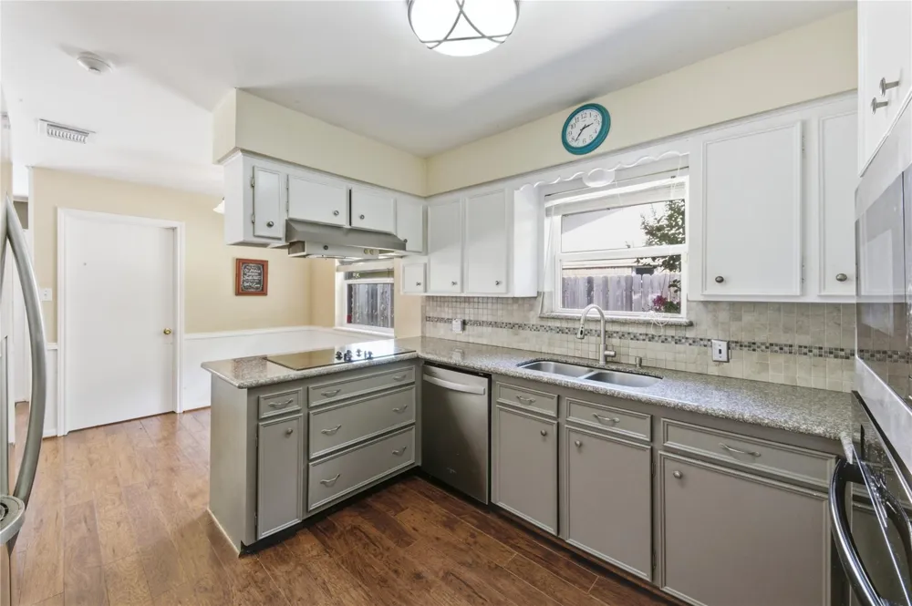 4118 Long Grove Drive Seabrook, TX 77586