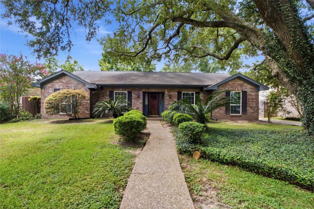 4118 Long Grove Drive Seabrook, TX 77586