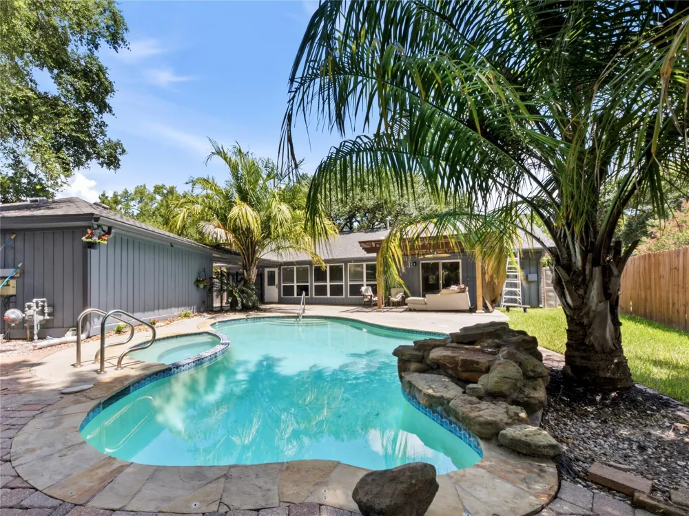 4118 Long Grove Drive Seabrook, TX 77586
