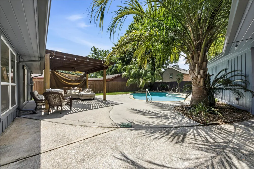 4118 Long Grove Drive Seabrook, TX 77586