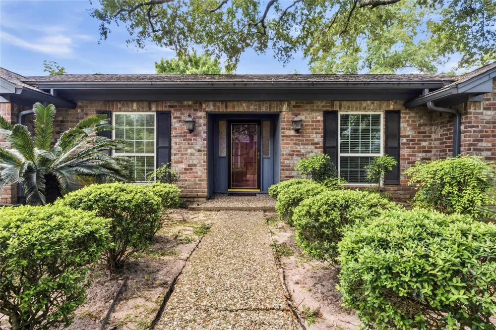 4118 Long Grove Drive Seabrook, TX 77586