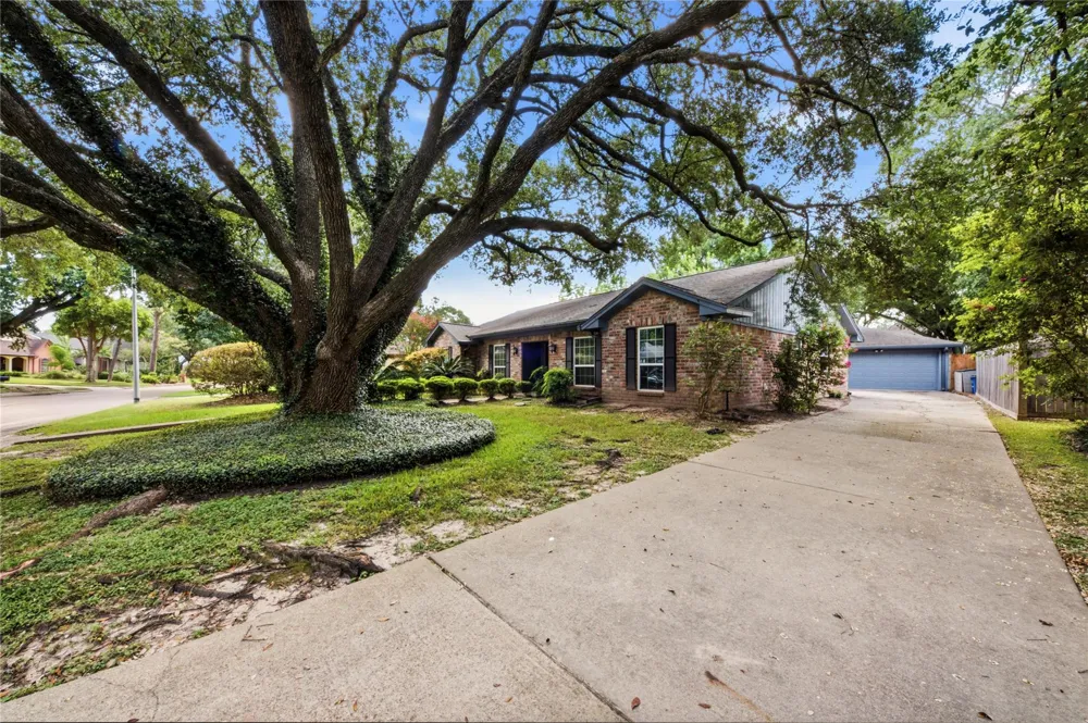 4118 Long Grove Drive Seabrook, TX 77586