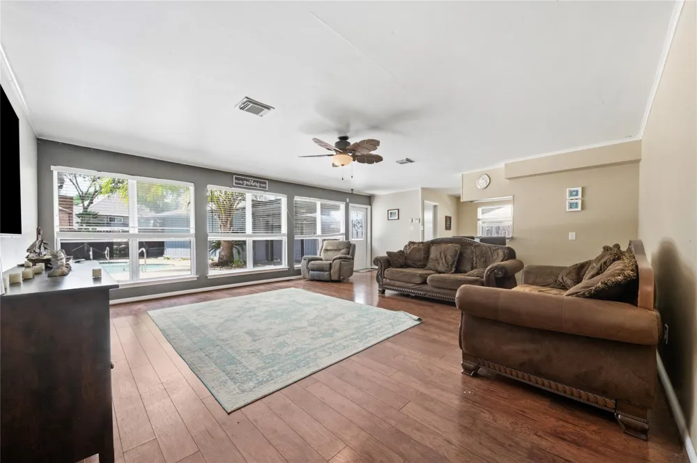 4118 Long Grove Drive Seabrook, TX 77586