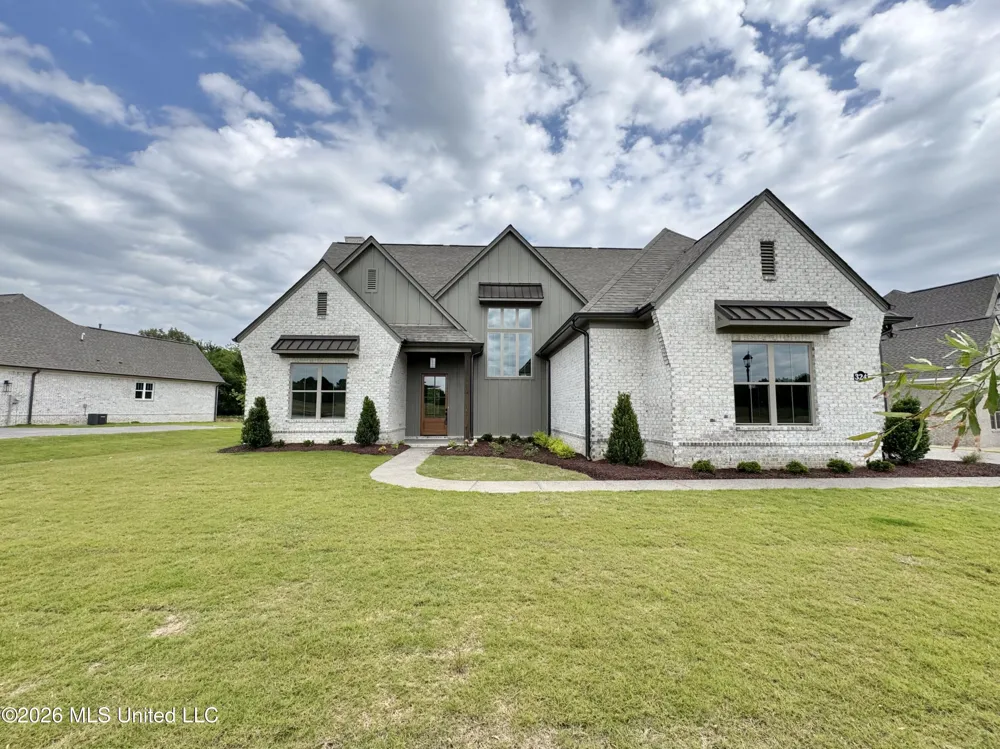 324 Oakworth Drive Hernando, MS 38632