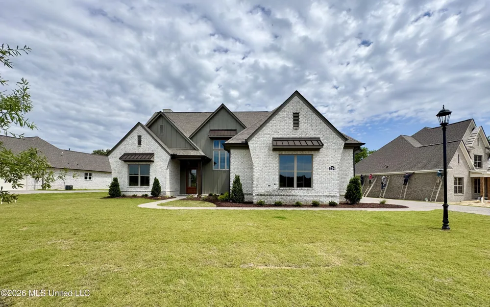 324 Oakworth Drive Hernando, MS 38632
