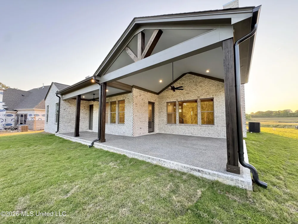324 Oakworth Drive Hernando, MS 38632