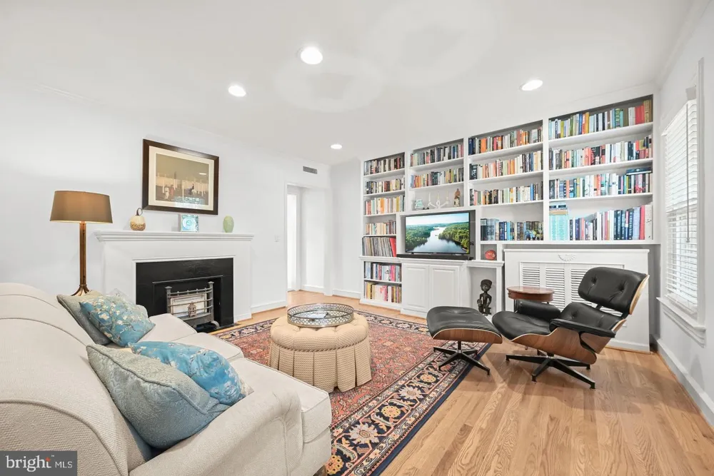 3620 T STREET NW Washington, DC 20007