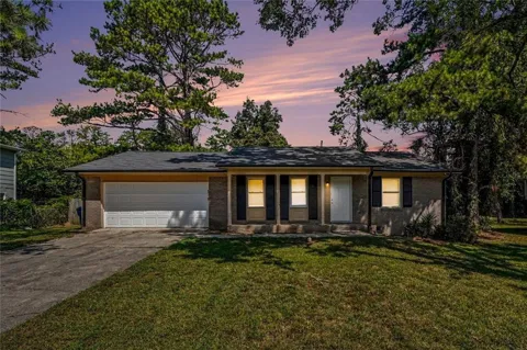 2195 Rochelle Way