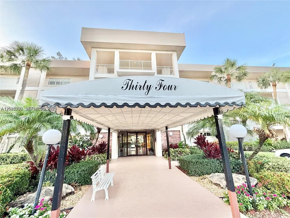 3051 S Palm Aire Dr #102 Pompano Beach, FL 33069