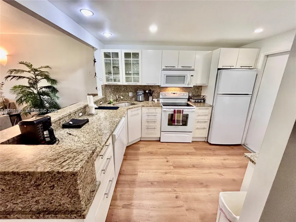 3051 S Palm Aire Dr #102 Pompano Beach, FL 33069