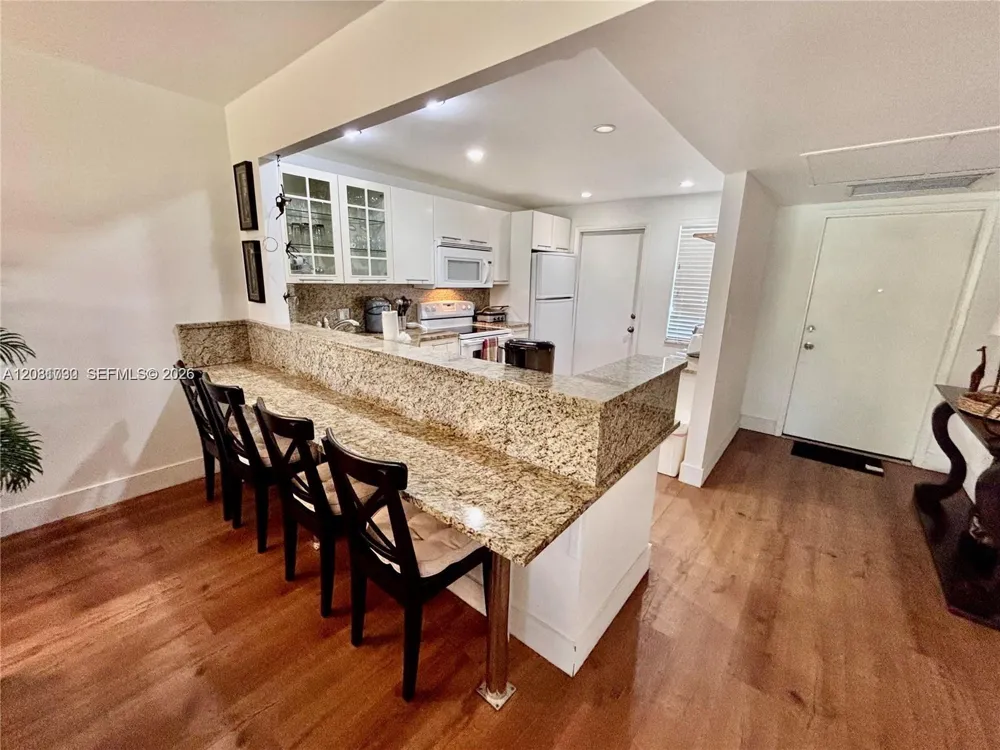 3051 S Palm Aire Dr #102 Pompano Beach, FL 33069