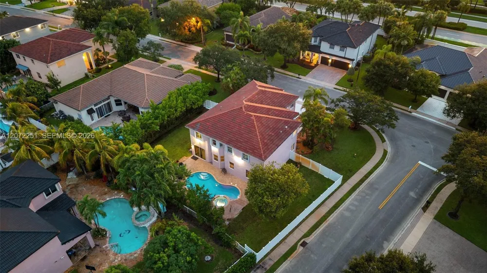 675 SW 159th Ln Pembroke Pines, FL 33027