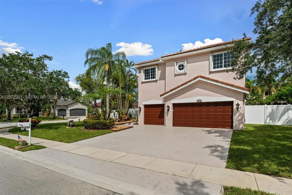 675 SW 159th Ln Pembroke Pines, FL 33027