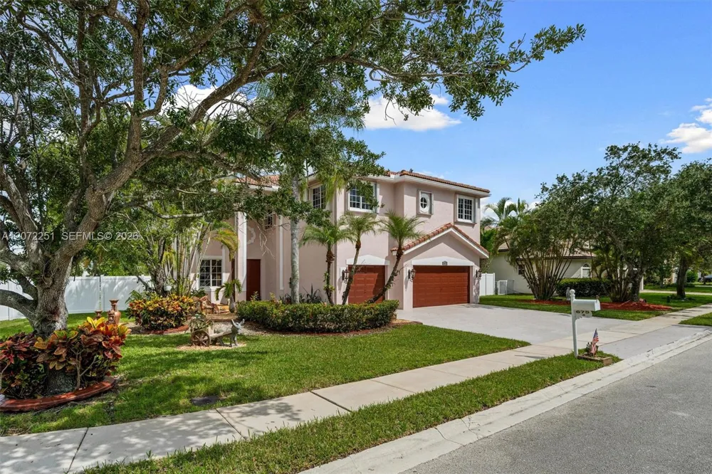 675 SW 159th Ln Pembroke Pines, FL 33027