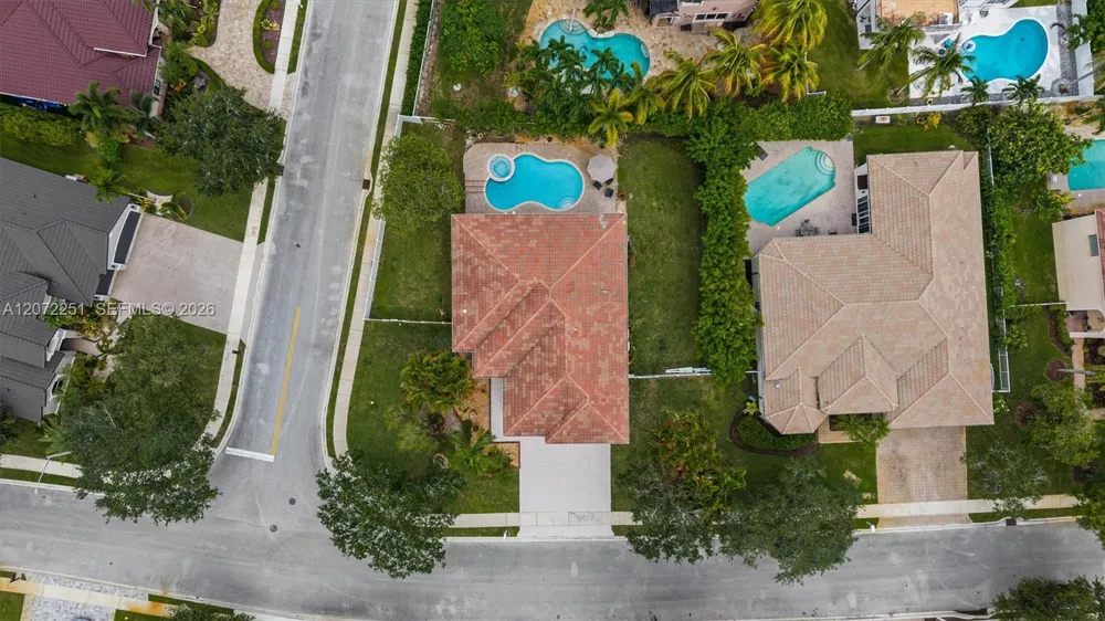675 SW 159th Ln Pembroke Pines, FL 33027