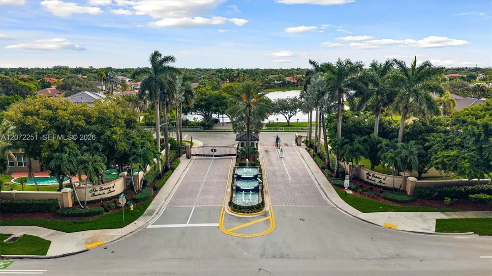 675 SW 159th Ln Pembroke Pines, FL 33027
