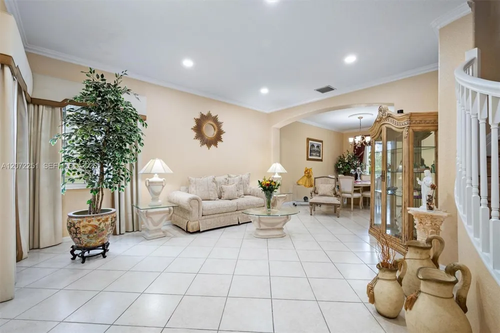 675 SW 159th Ln Pembroke Pines, FL 33027
