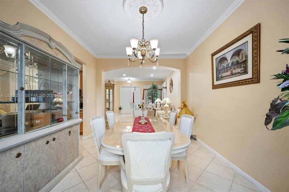 675 SW 159th Ln Pembroke Pines, FL 33027