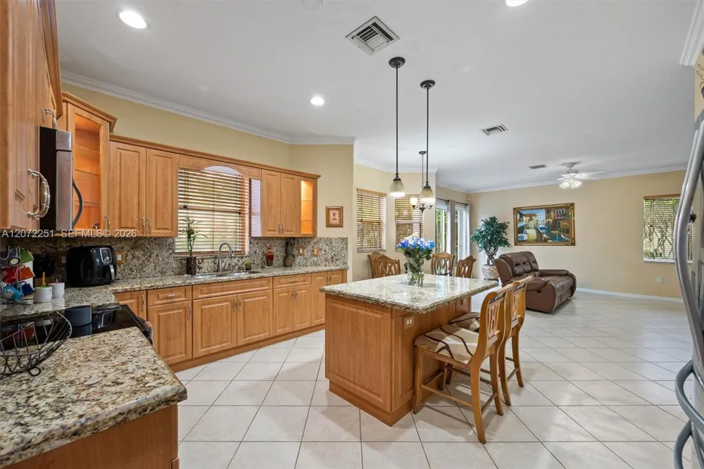 675 SW 159th Ln Pembroke Pines, FL 33027