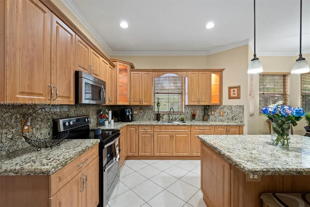 675 SW 159th Ln Pembroke Pines, FL 33027