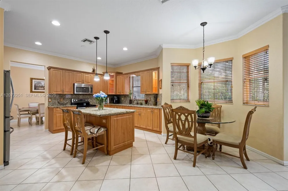 675 SW 159th Ln Pembroke Pines, FL 33027