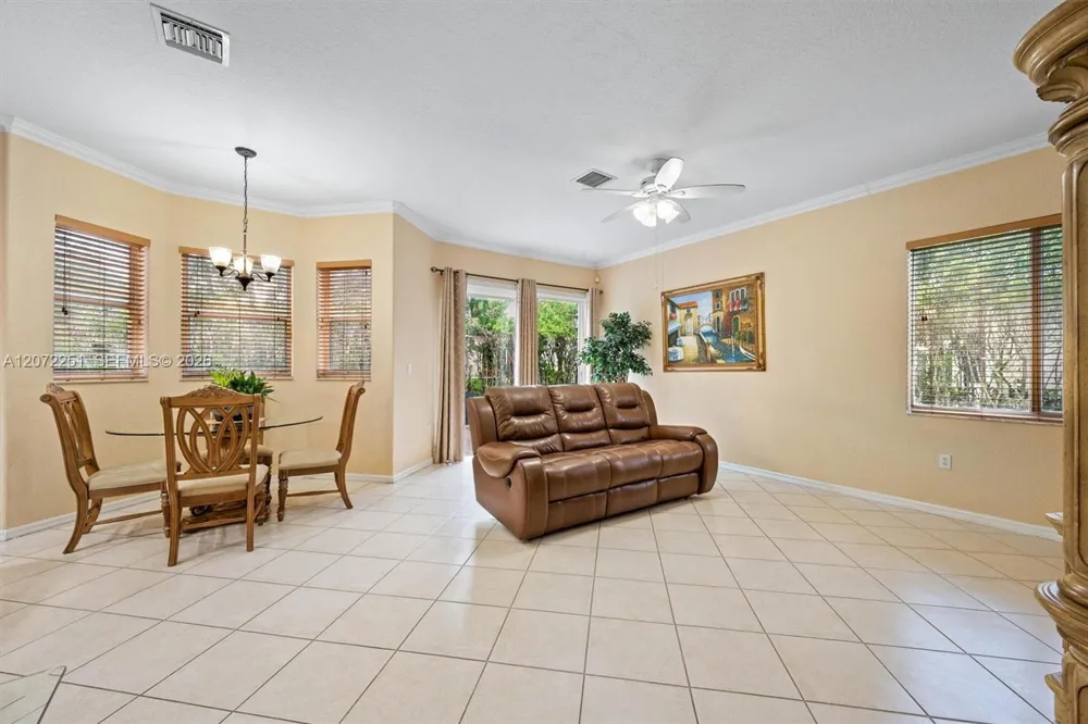 675 SW 159th Ln Pembroke Pines, FL 33027