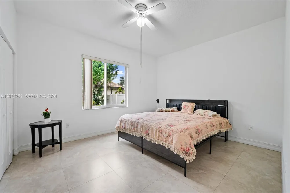 675 SW 159th Ln Pembroke Pines, FL 33027