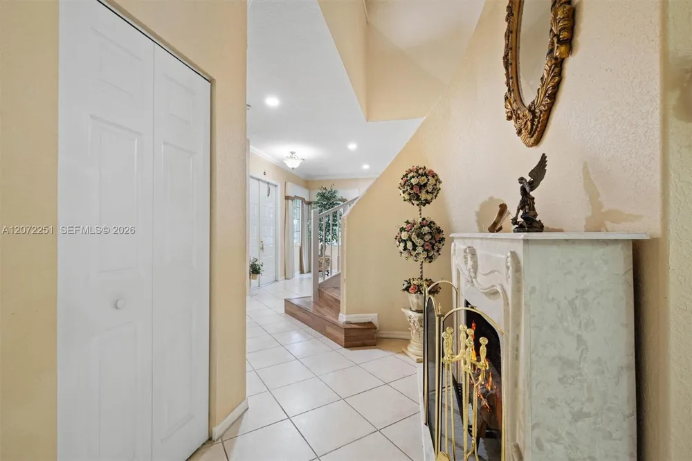 675 SW 159th Ln Pembroke Pines, FL 33027