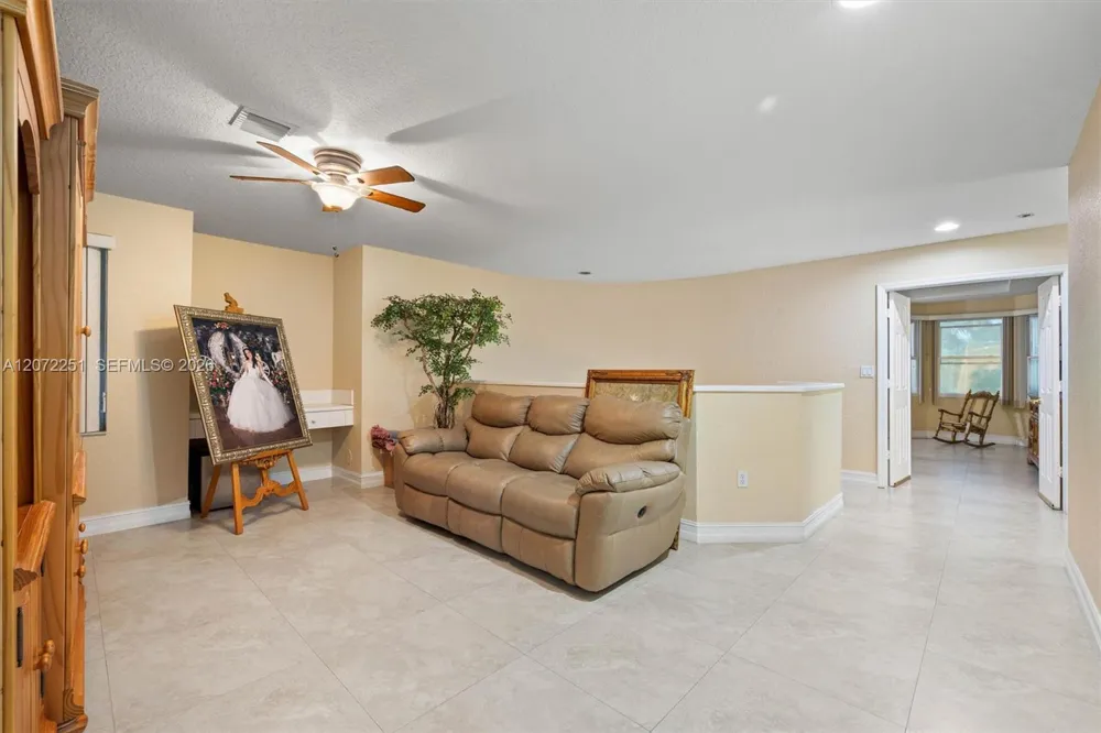 675 SW 159th Ln Pembroke Pines, FL 33027