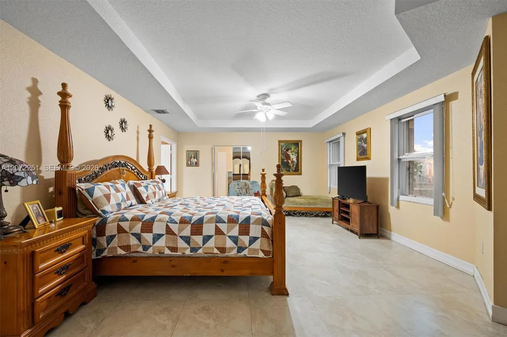 675 SW 159th Ln Pembroke Pines, FL 33027