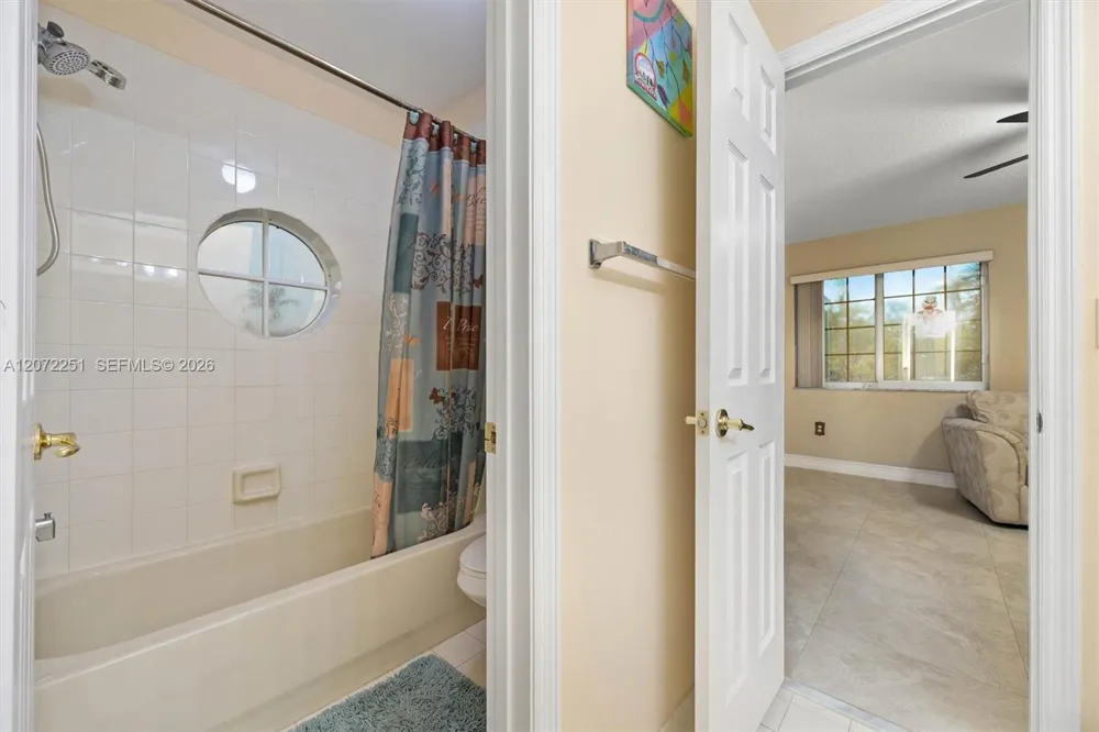 675 SW 159th Ln Pembroke Pines, FL 33027
