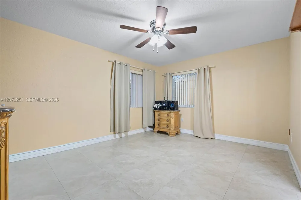 675 SW 159th Ln Pembroke Pines, FL 33027