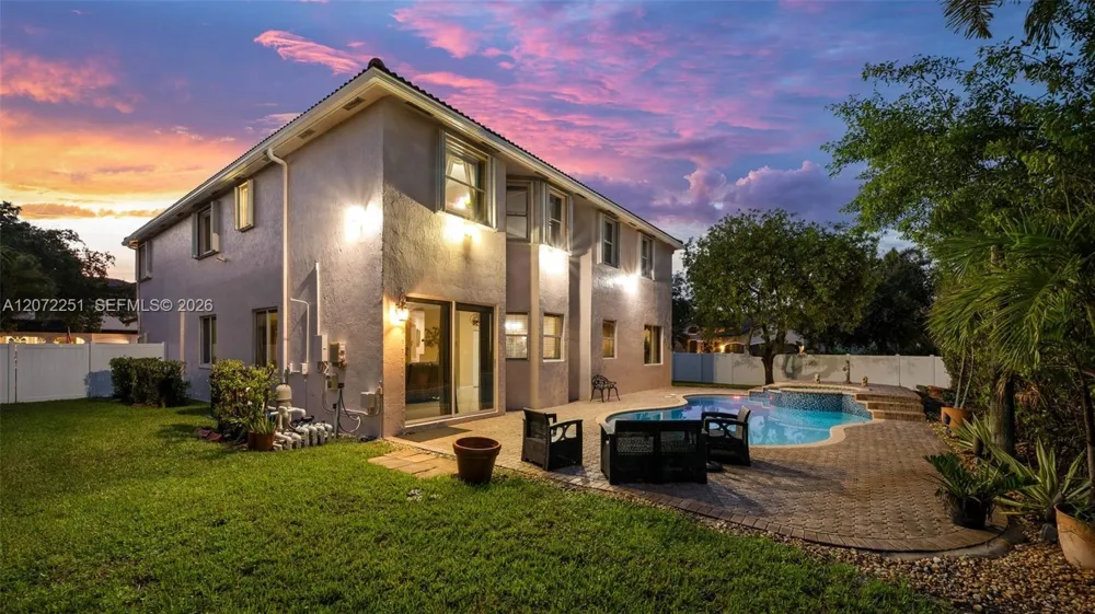 675 SW 159th Ln Pembroke Pines, FL 33027