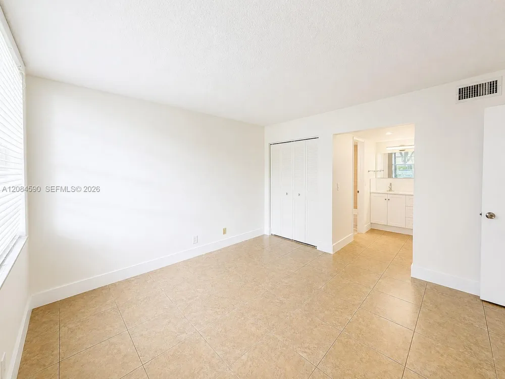 9430 Live Oak Pl #108 Davie, FL 33324