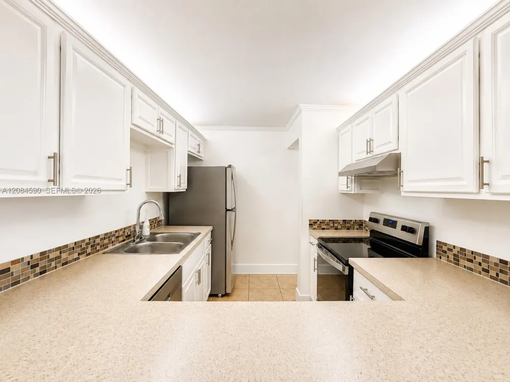 9430 Live Oak Pl #108 Davie, FL 33324