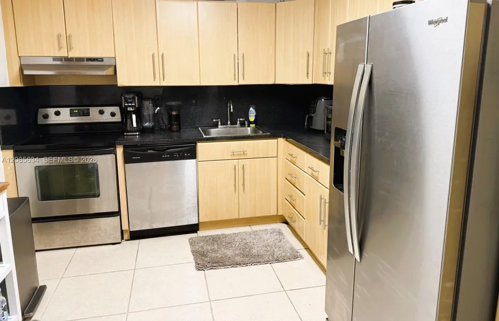 2450 NE 135th St #502 North Miami, FL 33181