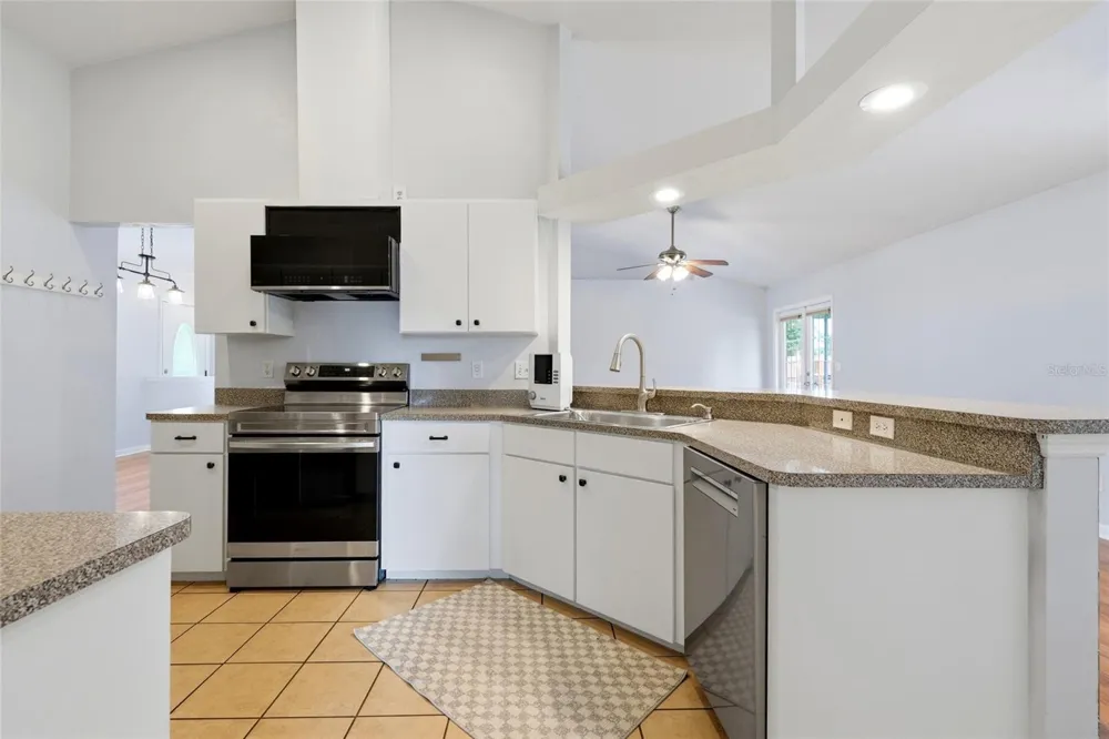 25542 SW 22ND PLACE Newberry, FL 32669