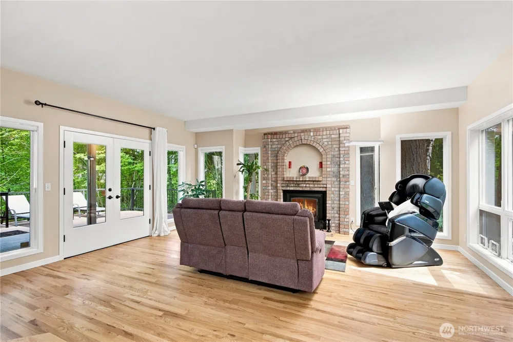 4856 167th Avenue SE Bellevue, WA 98006