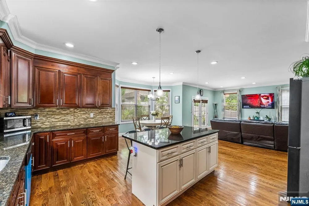 39 Paterson Avenue Clifton, NJ 07014