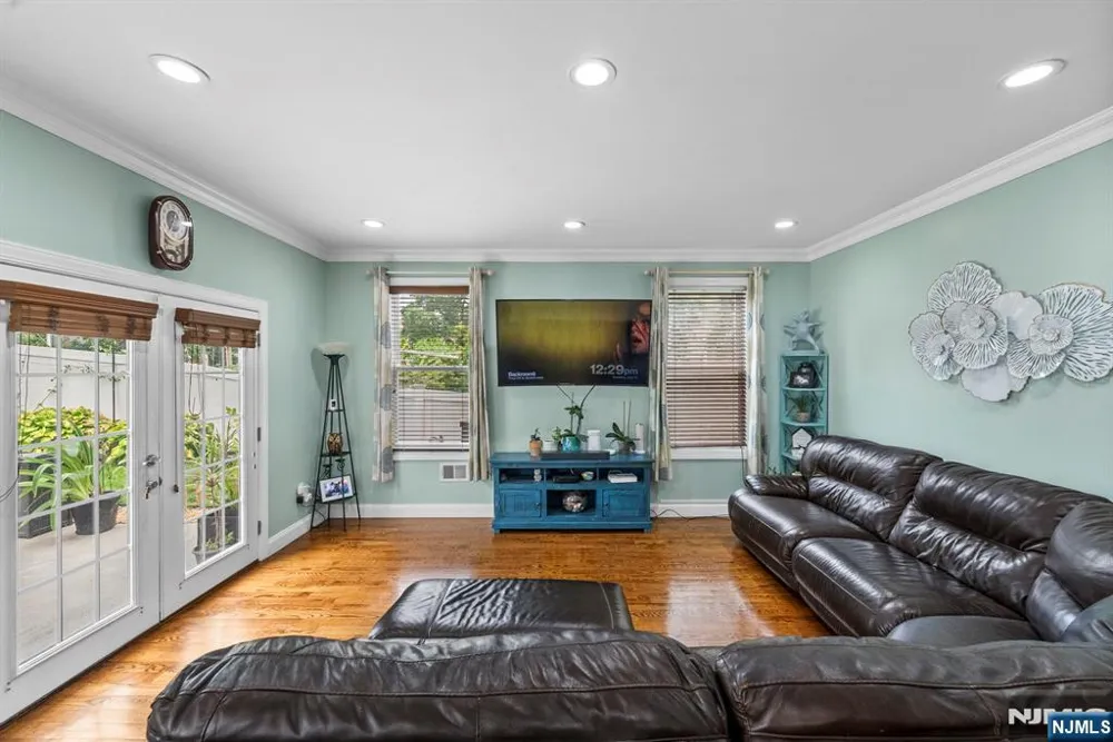 39 Paterson Avenue Clifton, NJ 07014
