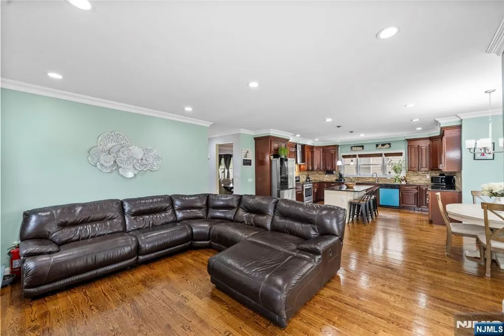 39 Paterson Avenue Clifton, NJ 07014