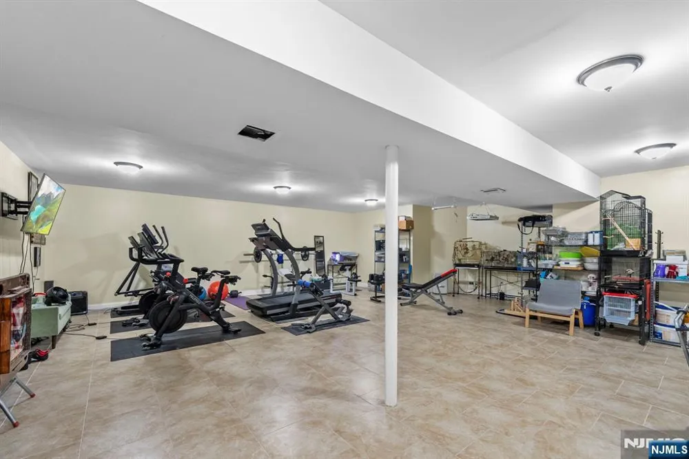 39 Paterson Avenue Clifton, NJ 07014