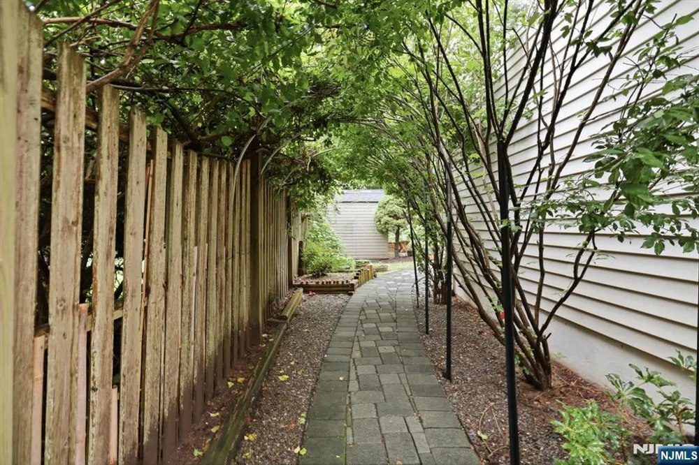 20 Somerset Road 1 Norwood, NJ 07648
